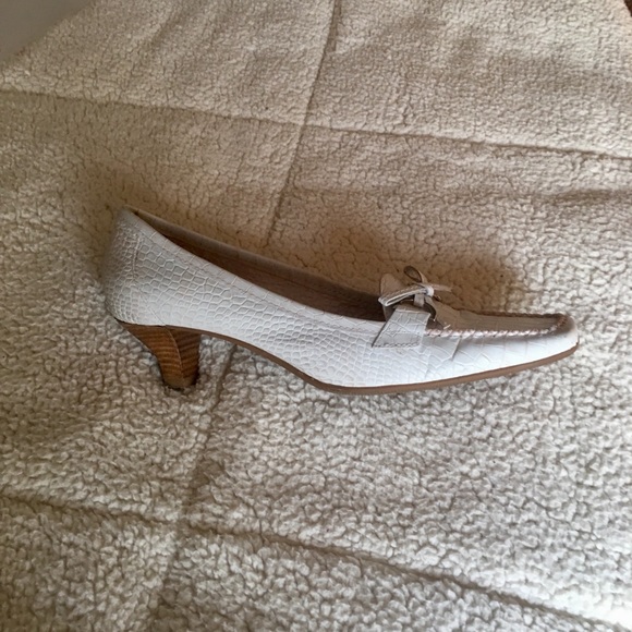 Franco Sarto Croc-leather White pump - Picture 4 of 4